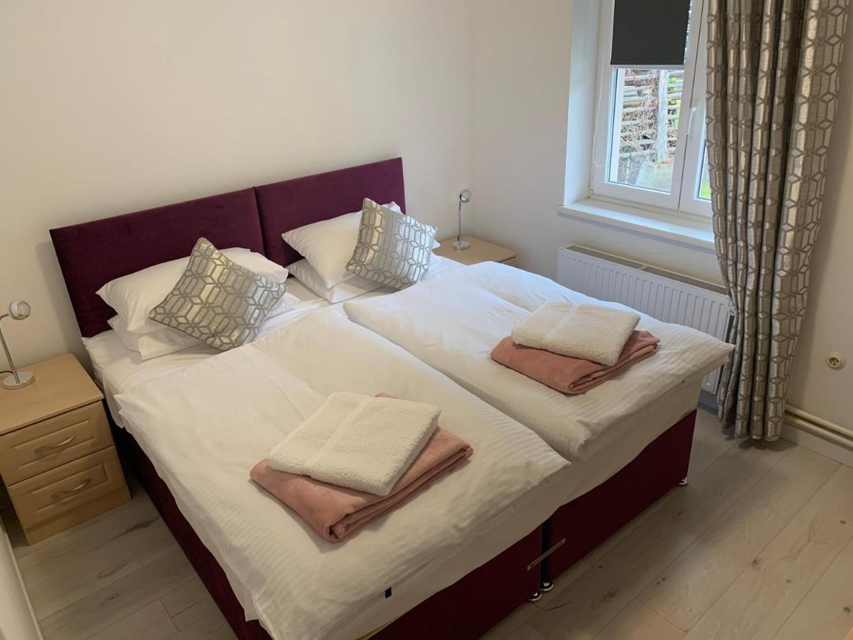 Feathers Apartments แฮร์มากอร์ ภายนอก รูปภาพ